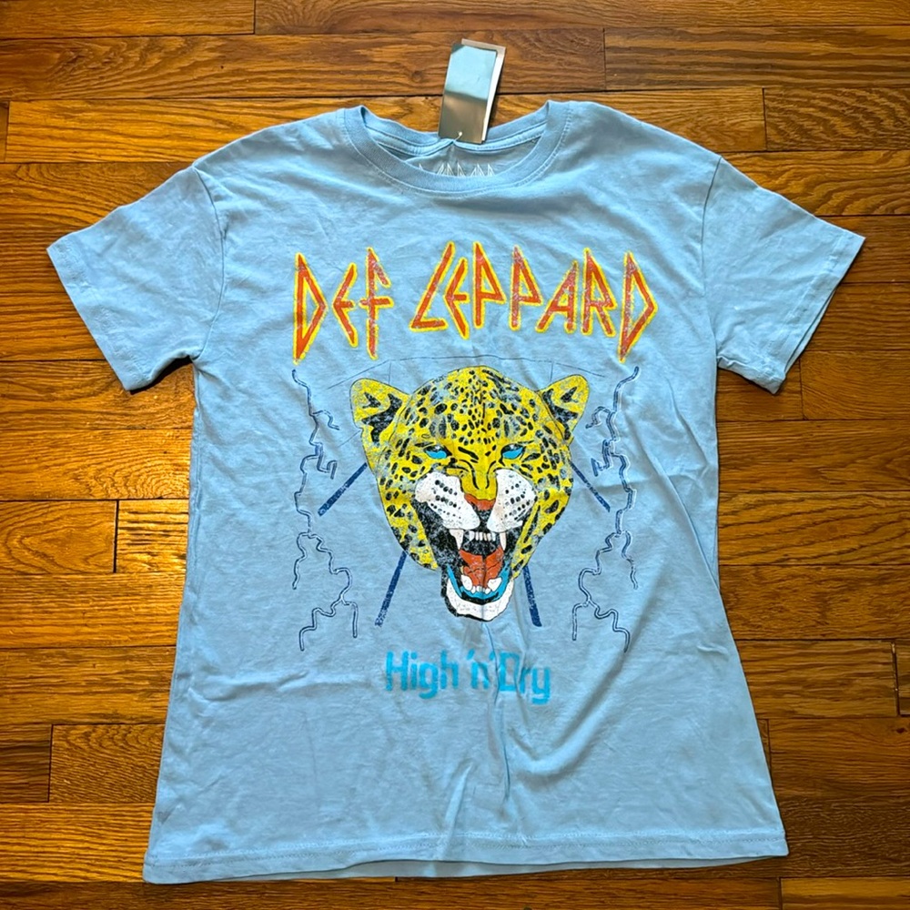 NWT! Def Leppard “High’n’Dry” T-shirt, XS Women’s.